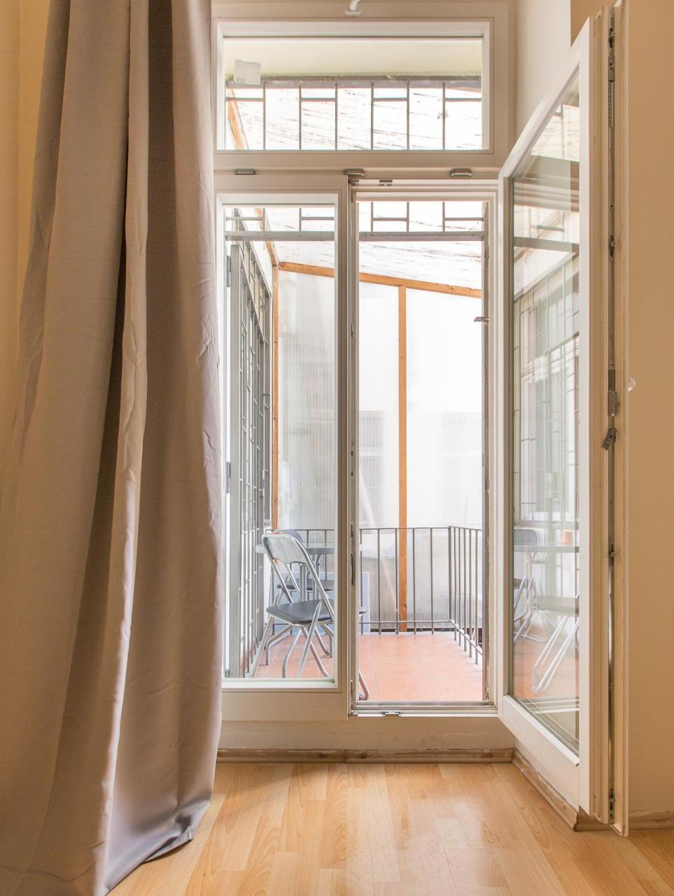 Premier Apartments Near The Museum Прага Экстерьер фото