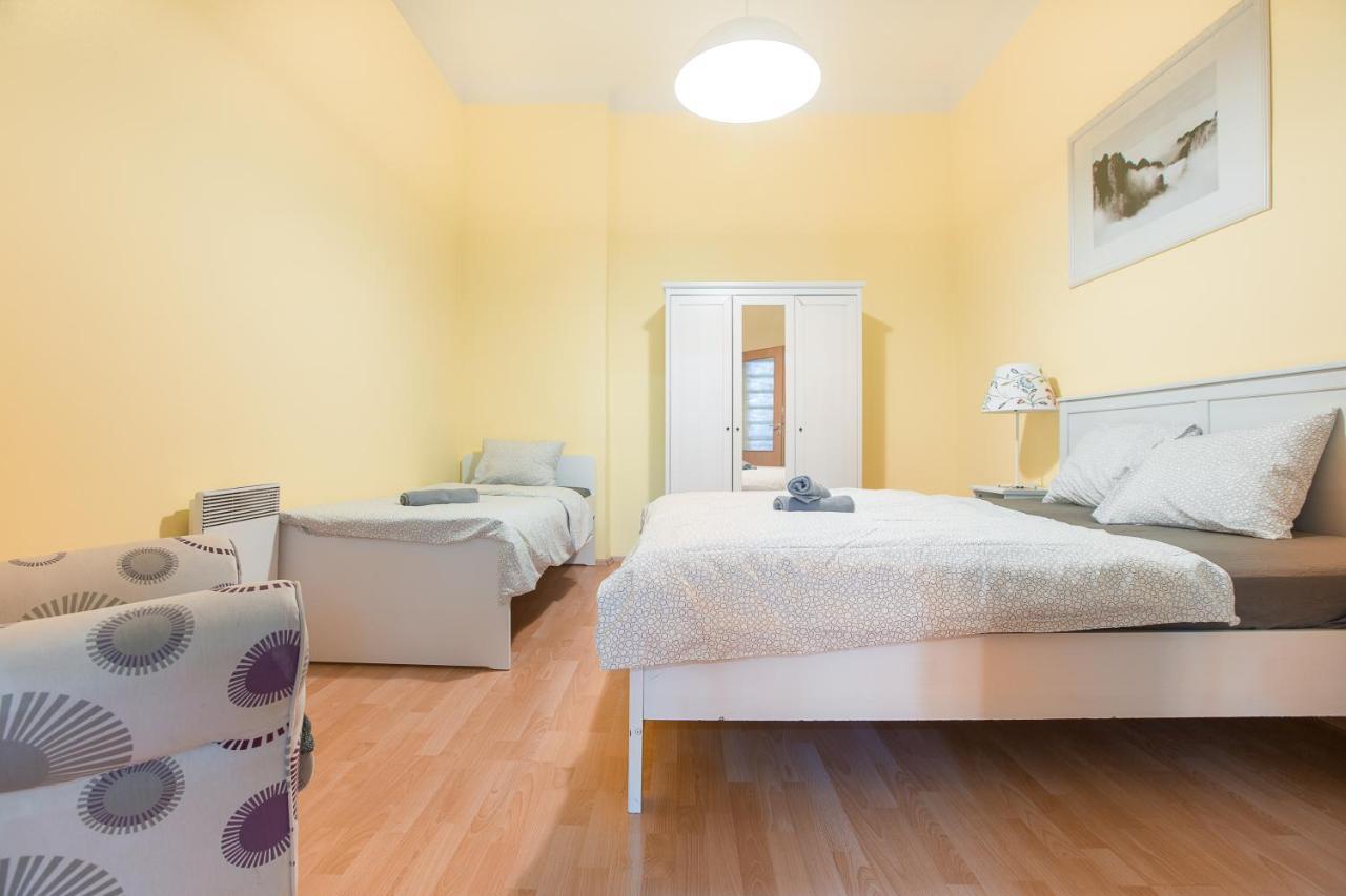 Premier Apartments Near The Museum Прага Экстерьер фото
